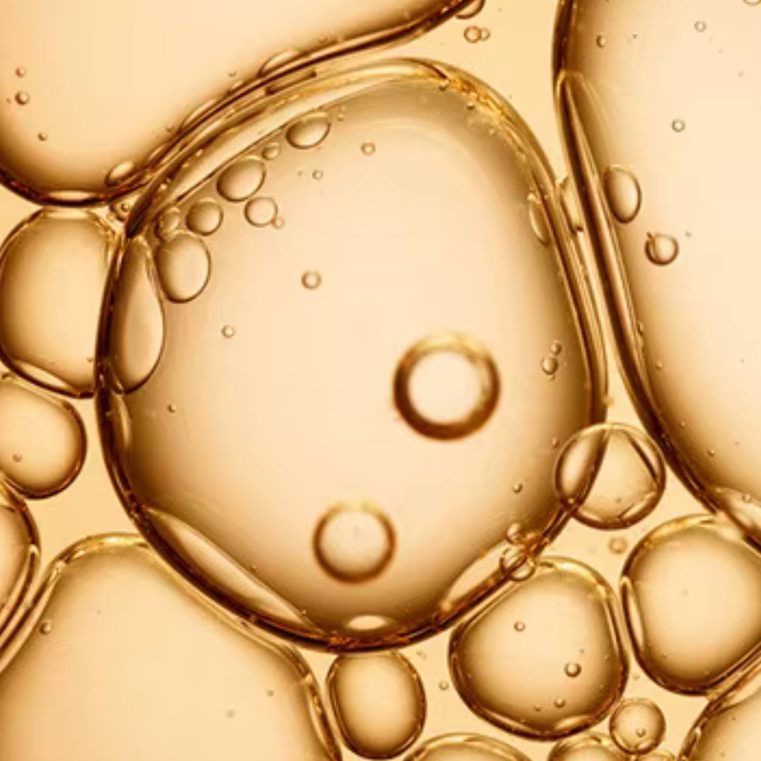 Carraghénane d’origine marine – retient l’humidité, améliore l’absorption et rend la peau plus lisse et hydratée.